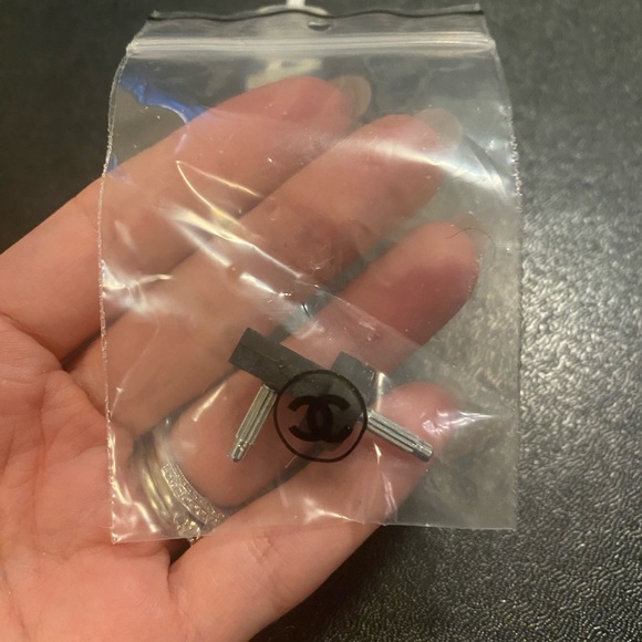 Chanel heels like new - Picture 2 of 10